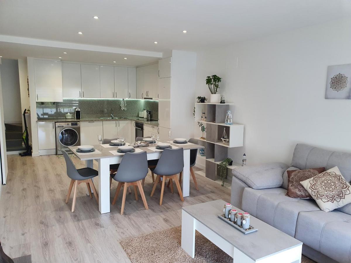 Moderno Duplex Comfort Roses Esterno foto
