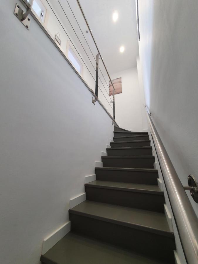 Moderno Duplex Comfort Roses Esterno foto