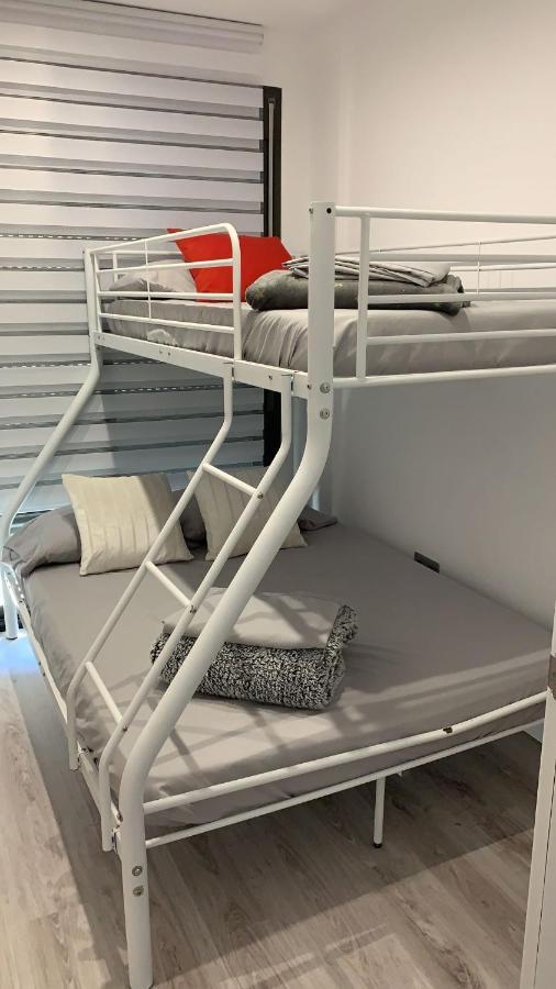 Moderno Duplex Comfort Roses Esterno foto